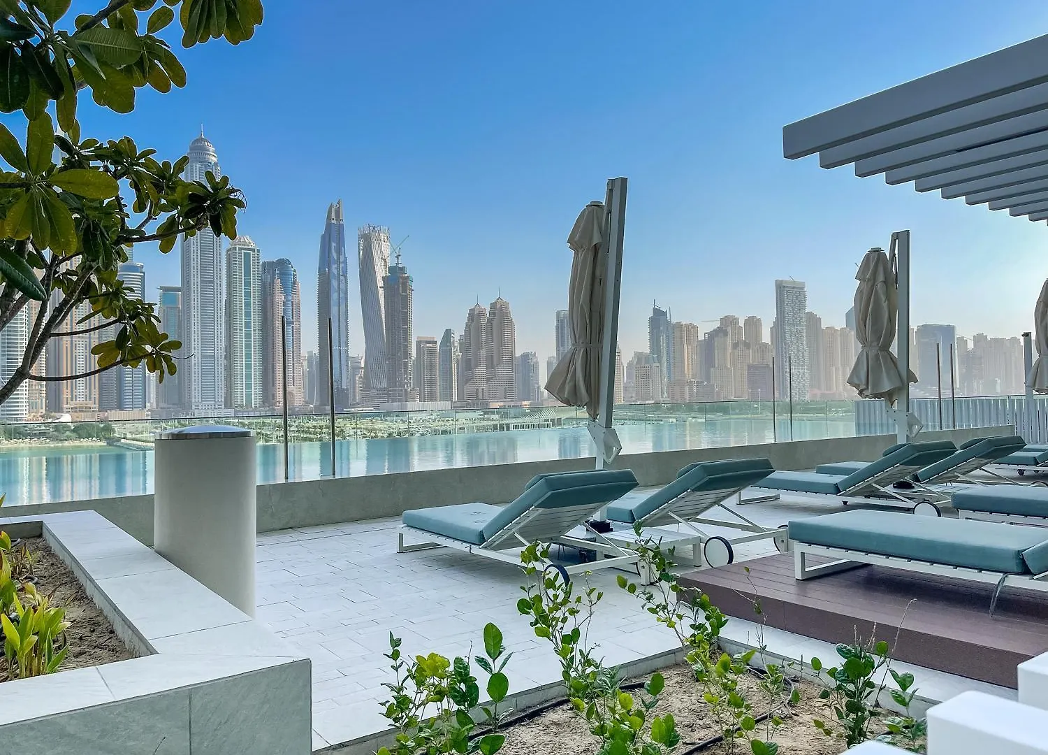 Breathtaking Elegance 1Bedroom In Emaar Beachfront Dubai Apartment
